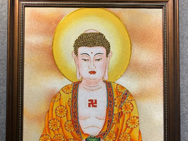 用景泰蓝掐丝珐琅工艺的做的如来佛祖画像你看过吗？